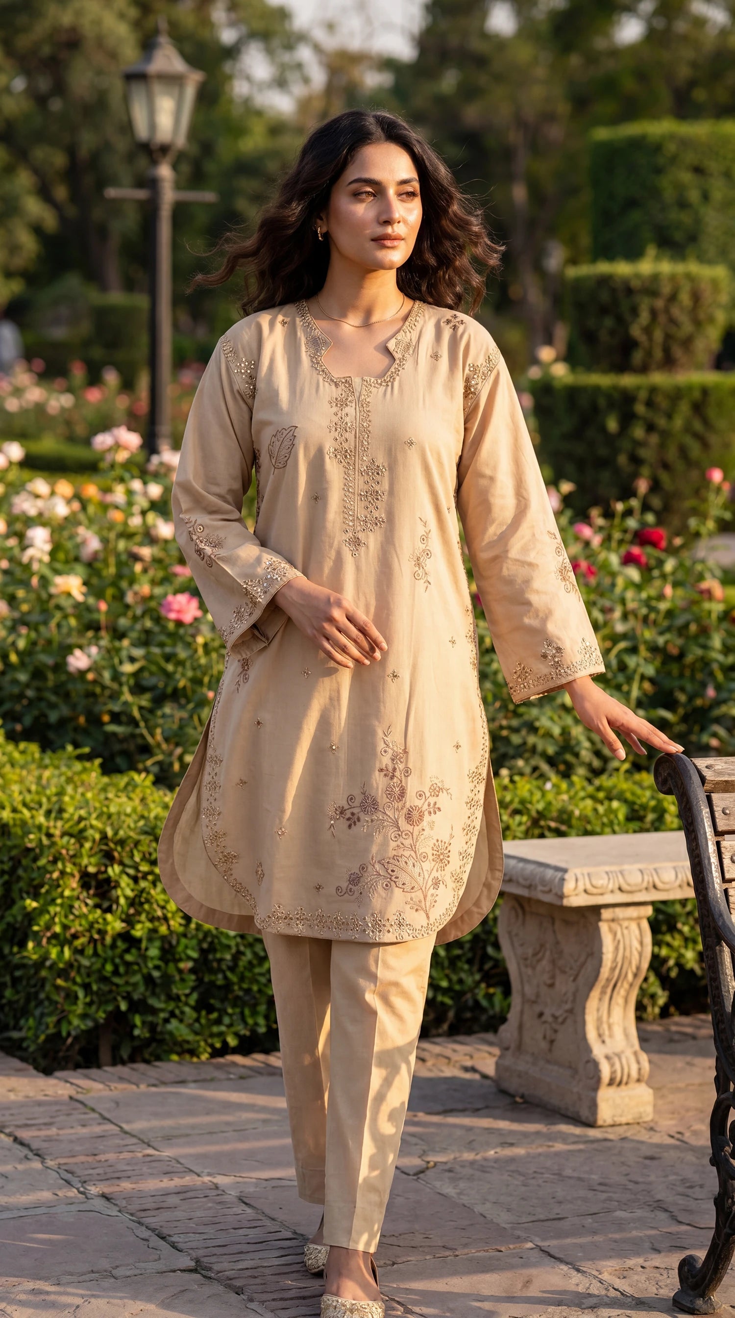 Aurelia - Meena Gul